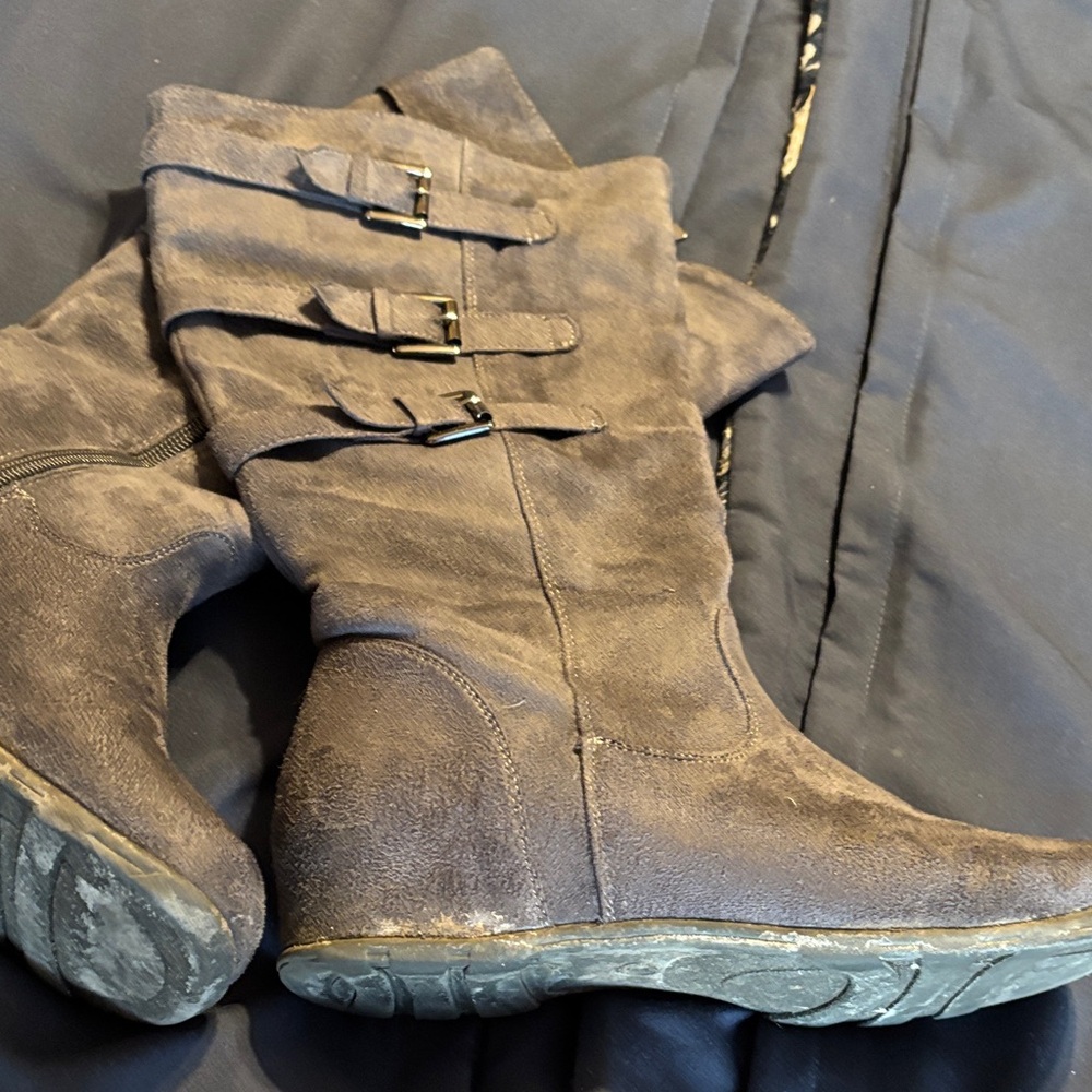 Wanted Dark grey Suede Boots
